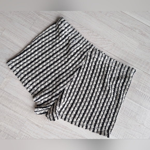 Summer shorts by Lefties - Picture 2 of 4